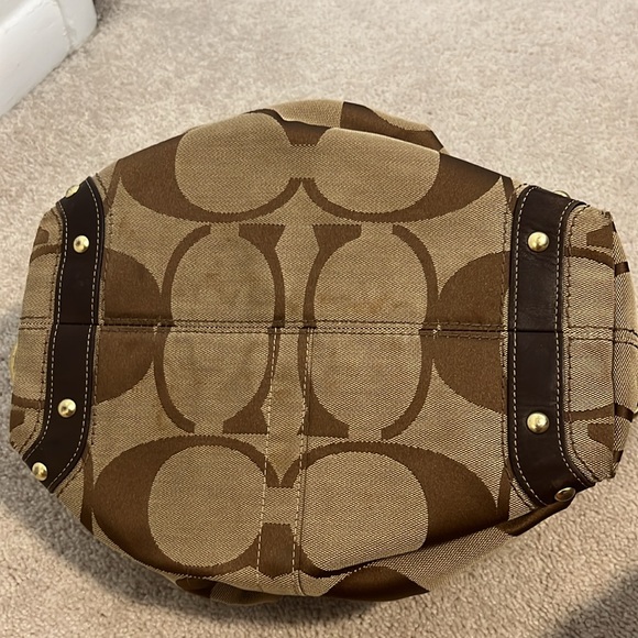 Brown and Tan Coach Bag with Gold Detail - Picture 5 of 11